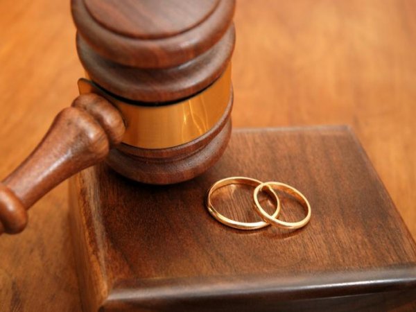 В День семьи, любви и верности запретили развод в 4 регионах РФ