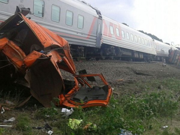 Катастрофа под Белгородом 31 июля 2015: поезд сошел с рельсов, 10 человек пострадали