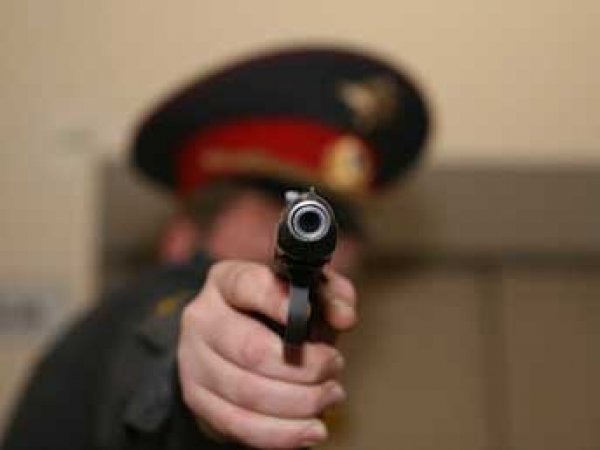 Госдума намерена разрешить полицейским в России стрелять по женщинам и в толпе