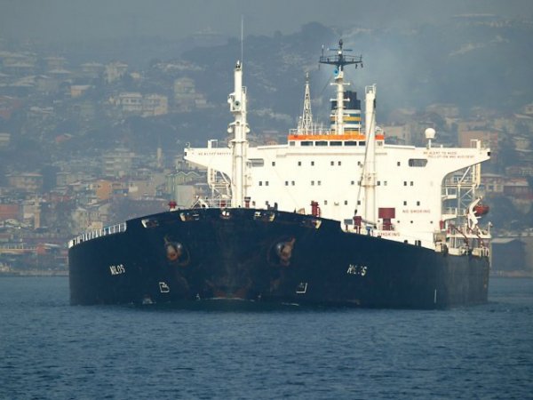 У берегов Крыма пограничники задержали украинский танкер-"призрак"