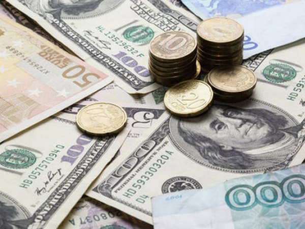 Курс доллара и евро на 2015 год в России: эксперты говорят о серьезном падении рубля к концу года