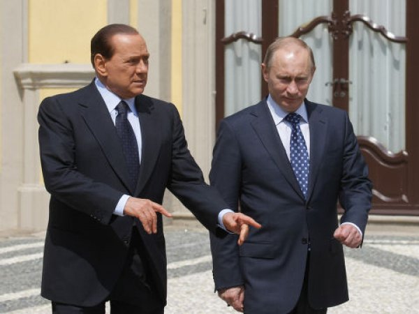 СМИ: Берлускони заявил, что Владимир Путин предлагал ему пост министра