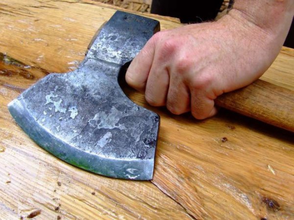 В Москве пенсионер зарубил жену топором и покончил с собой