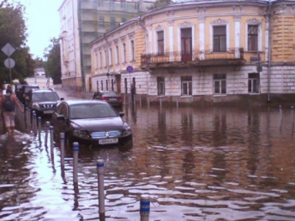 Ливень в Москве 28 июля 2015 спровоцировал восьмибалльные пробки (фото, видео)