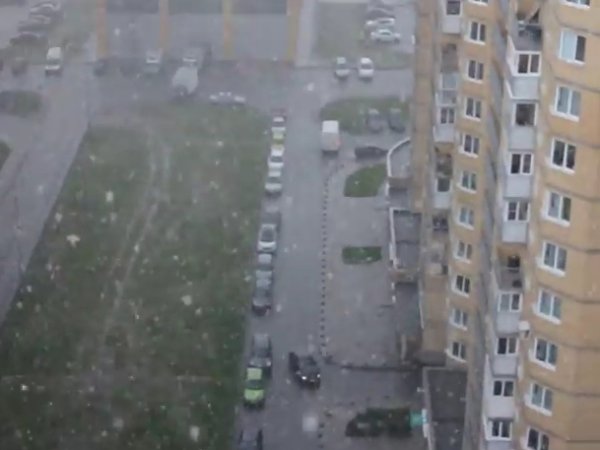 Град в Петербурге 17 июня 2015 засыпал несколько районов города (ФОТО) (ВИДЕО)