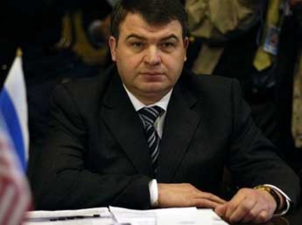 СМИ: Сердюков стал инвестором и приобрел квартиры по соседству с Васильевой