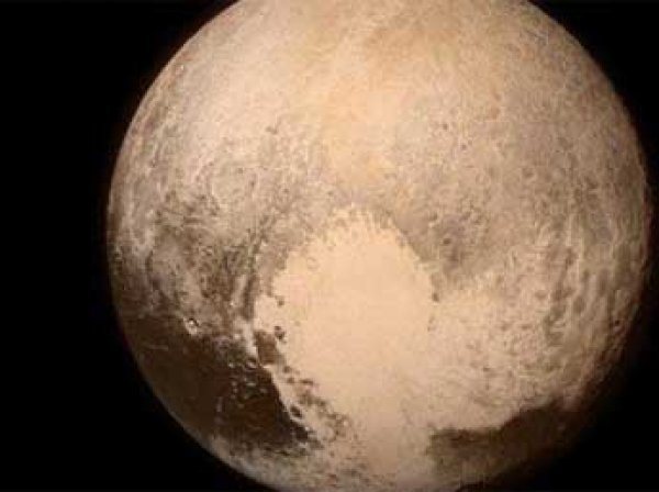 Зонд New Horizons нашел "Мордор" на спутнике Плутона