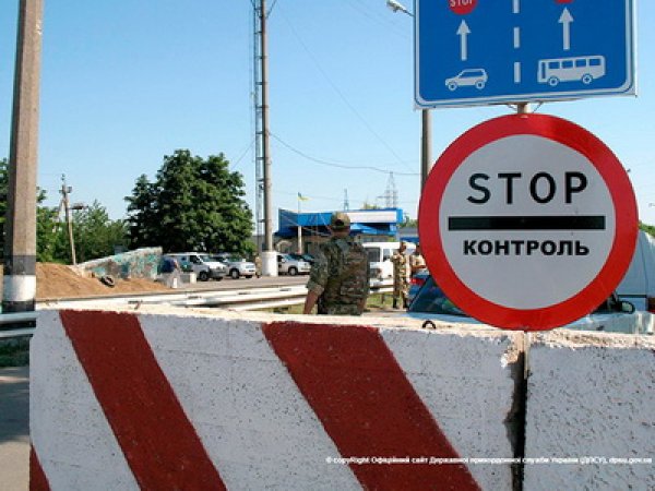 Украинские пограничники задержали «КамАЗ» с боеприпасами и российским офицером