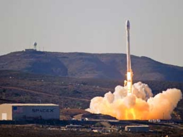 Разработчик назвал причину крушения американской ракеты Falcon 9