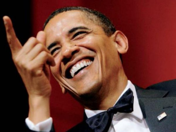 Обама рассмеялся в ответ на вопрос о том, кого бомбят США