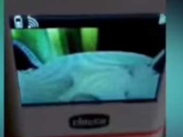 В Великобритании видеоняня зафиксировала над детской кроваткой привидение