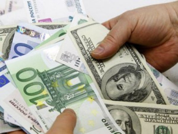 Курс доллара и евро сегодня, 20 августа 2015 года: рубль вновь обновил февральские минимумы