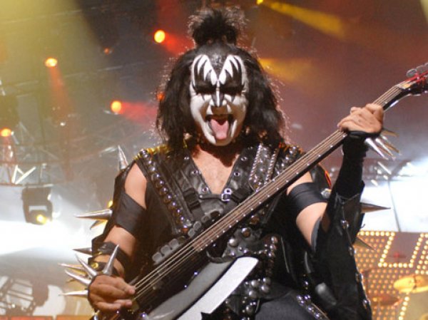 В доме у вокалиста группы Kiss прошёл обыск