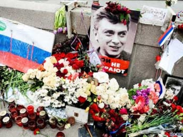 СМИ: убийца Немцова был левшой