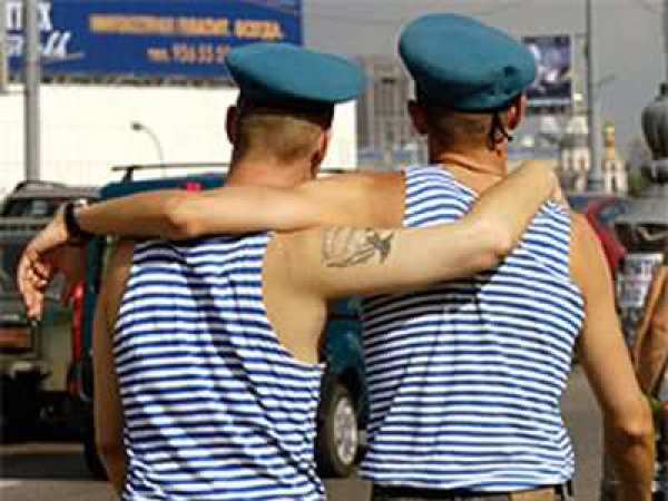 В День ВДВ 2 августа 2015 десантники пообещали не избивать геев