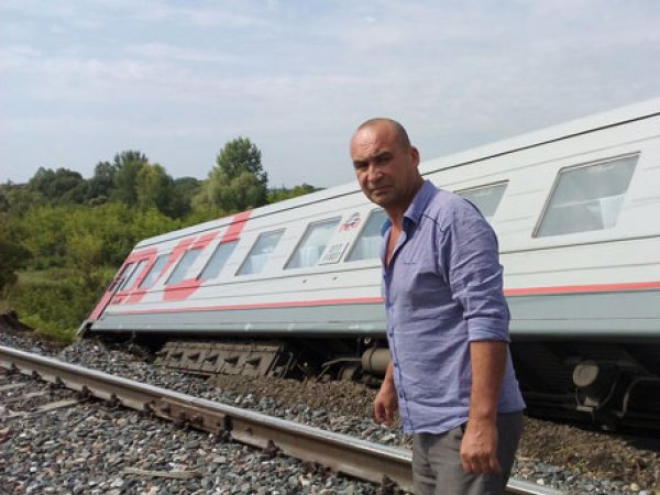 Крушение поезда "Екатеринбург - Адлер" в Мордовии: есть пострадавшие (фото)