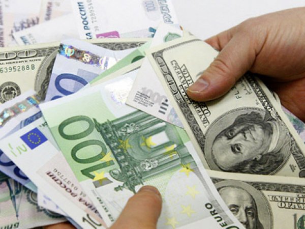 Курс доллара сегодня, 27 августа 2015: эксперты увидели плюсы в слабом рубле