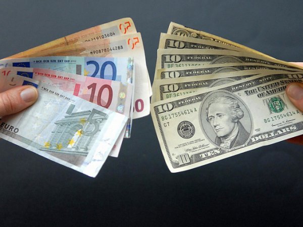 Курс доллара и евро на сегодня, 18 августа 2015: евро впервые с февраля взлетел выше 73 рублей