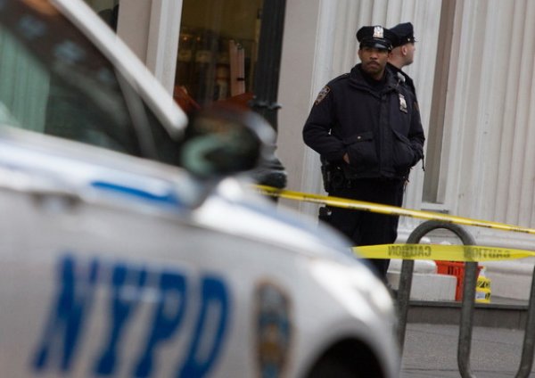 Неизвестный устроил стрельбу в Нью-Йорке: 11 раненых