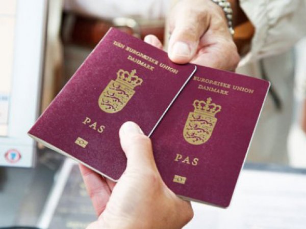 Жители Украины массово мошенничают для получения венгерского паспорта
