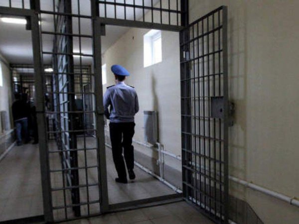 Задержанный повесился в отделении полиции в Москве