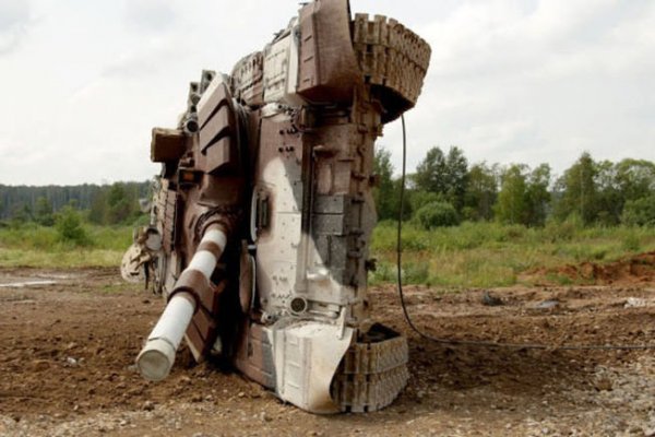 Во время Международных армейских игр в Алабино перевернулся танк