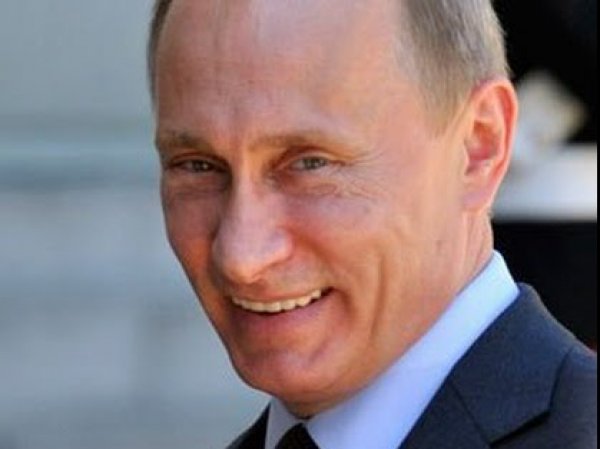 На сайте Львовской ОГА выложили фотографию смеющегося Путина