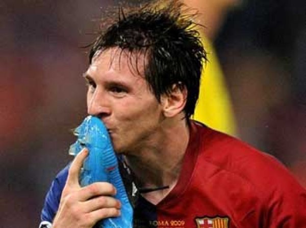 Лионель Месси схватил за горло игрока «Ромы» в товарищеском матче