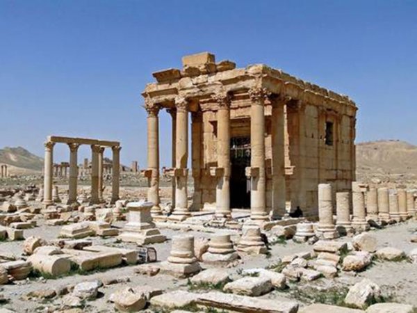 Боевики ИГИЛ опубликовали кадры взрыва древнего храма в Пальмире