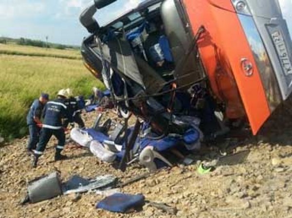 После страшной аварии под Хабаровском у владельцев автобусов прошли обыски, задержан водитель