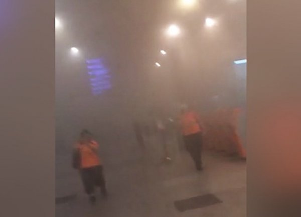 Пожар в "Домодедово" 03.09.2015: из аэропорта эвакуируют людей (видео)