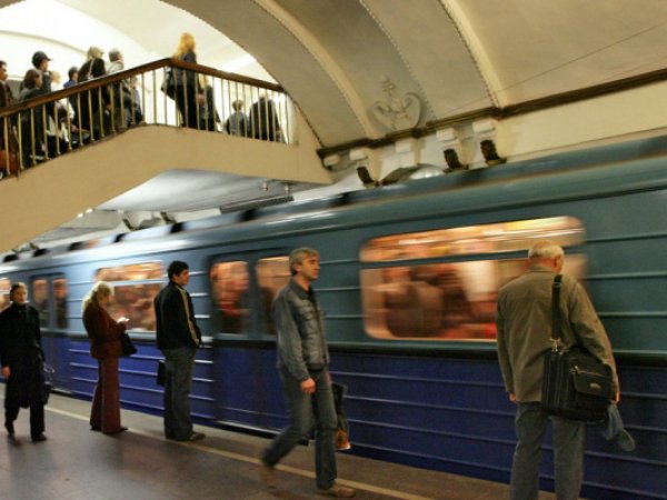 В московском метро пассажиры отбили ребенка у педофила