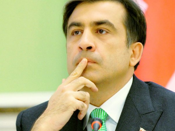 На сайте Порошенко собирают подписи за назначение Саакашвили премьер-министром