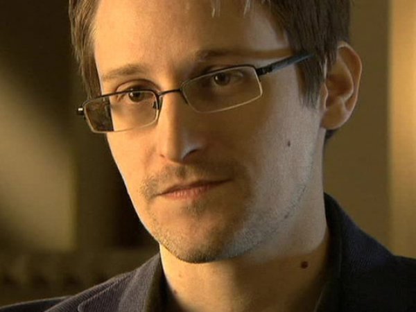 Первый твит Эдварда Сноудена произвёл фурор в Сети