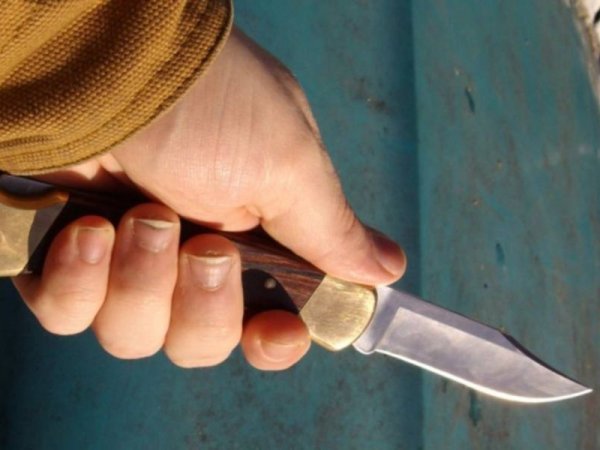 У станции метро "Цветной бульвар" в Москве зарезали молодого человека