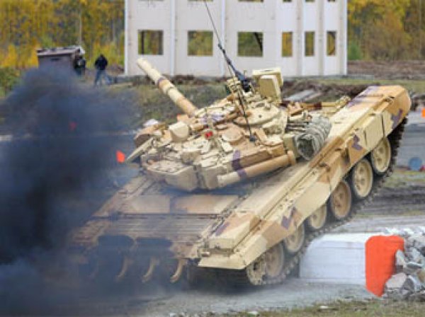 В Нижнем Тагиле открылась главная военная выставка страны: звезда шоу – танк "Армата"