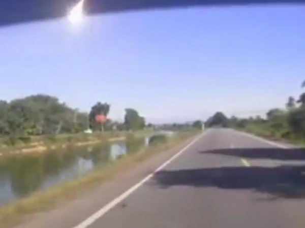 Метеорит в Таиланде 7 сентября 2015 мог оказаться космическим мусором (видео)
