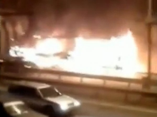 Авария под Самарой 06.09.2015: рейсовый автобус врезался в опору моста и загорелся (фото, видео)