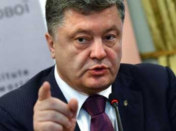 Порошенко потребовал запретить на Украине все российские банки