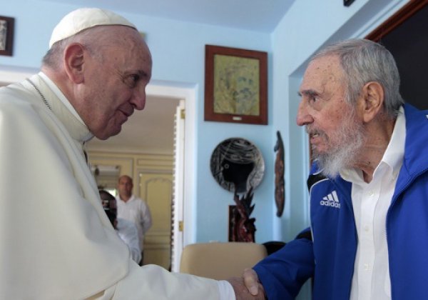 Папа Римский Франциск встретился с лидером кубинской революции Фиделем Кастро