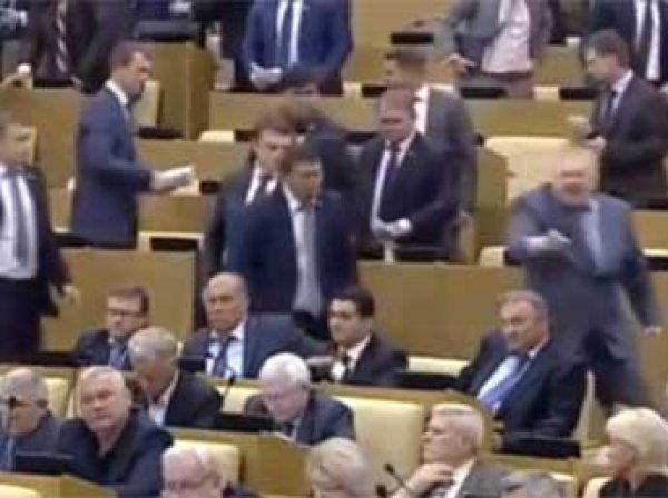 Жириновский оскорбил Роднину и устроил демарш, покинув с членами фракции ЛДПР Госдуму