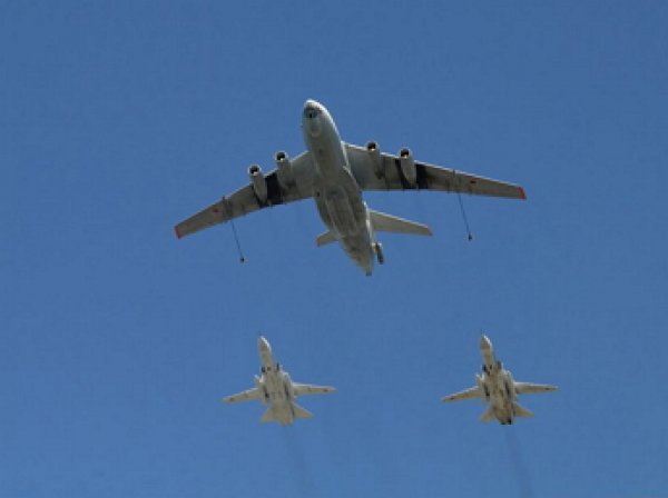 В небе над Сирией замечены бомбардировщики с российской символикой