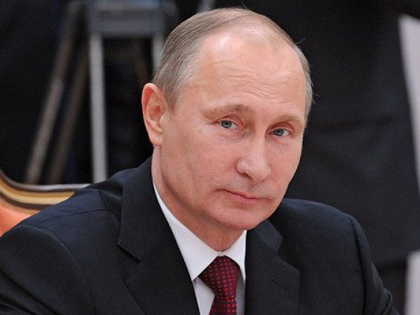 СМИ оценили спортивный костюм Путина в 3 тысячи долларов