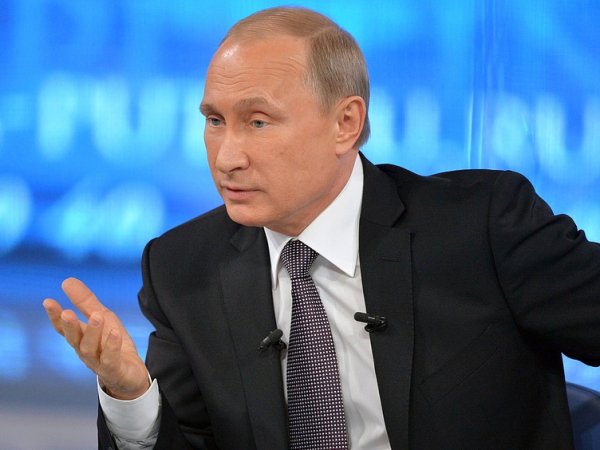 Путин поручил рассмотреть возможность переноса начала учебного года