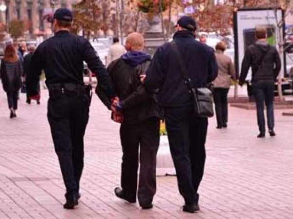 В Киеве полиция задержала посетителя Кличко с вываливающимися кишками