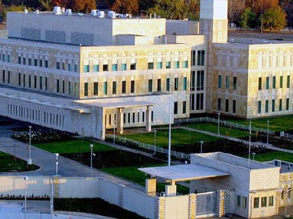 Посольство США в столице Узбекистана забросали «коктейлями Молотова»