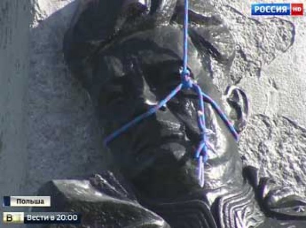 В Польше снесли памятник советскому генералу Черняховскому