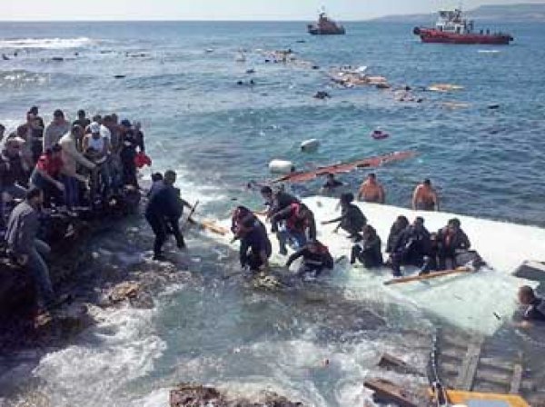 У берегов Турции при крушении катера погибли 22 мигранта