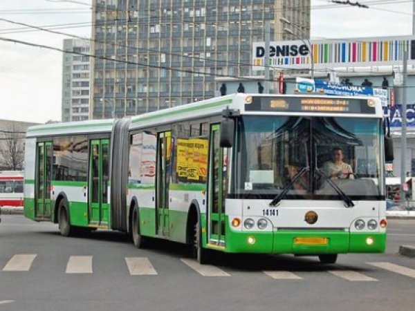 Авария на проспекте Мира в Москве 12 октября: автобус врезался в остановку (фото)