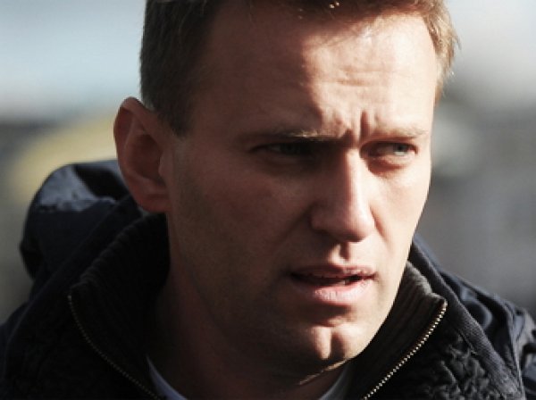 Алексею Навальному ограничен выезд за рубеж за долги